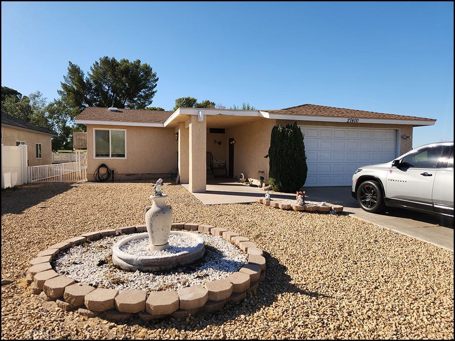 Property photo for 27400 Cloverleaf Lane, Helendale, CA