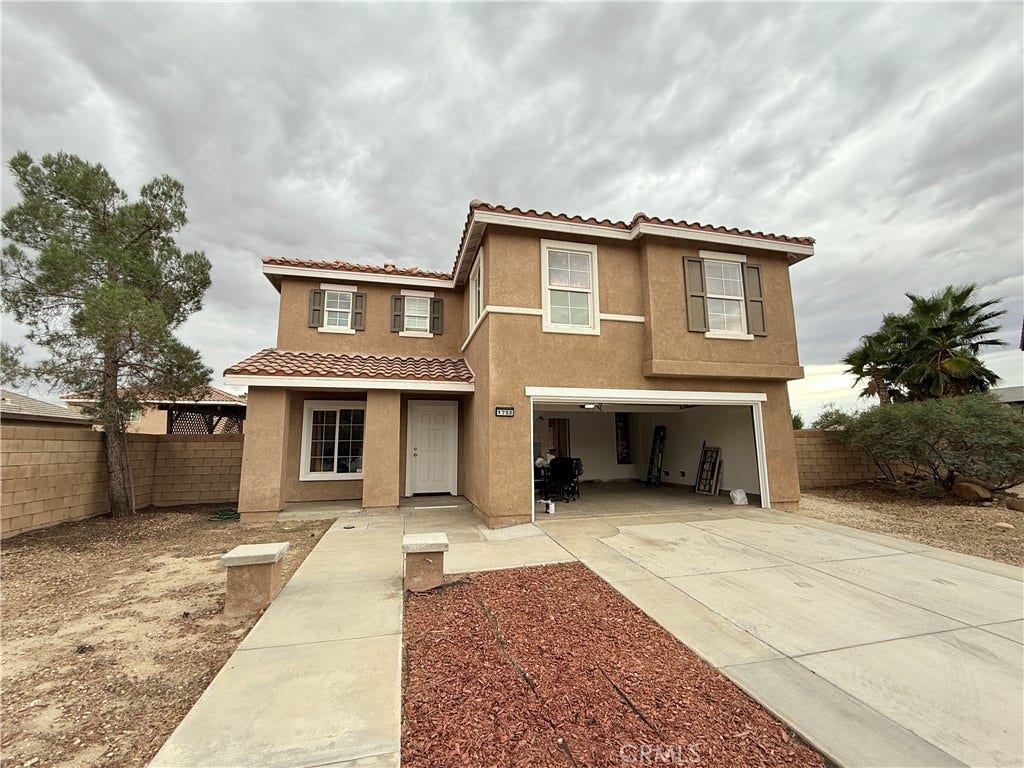1752 E Ivesbrook, Lancaster, CA 93535