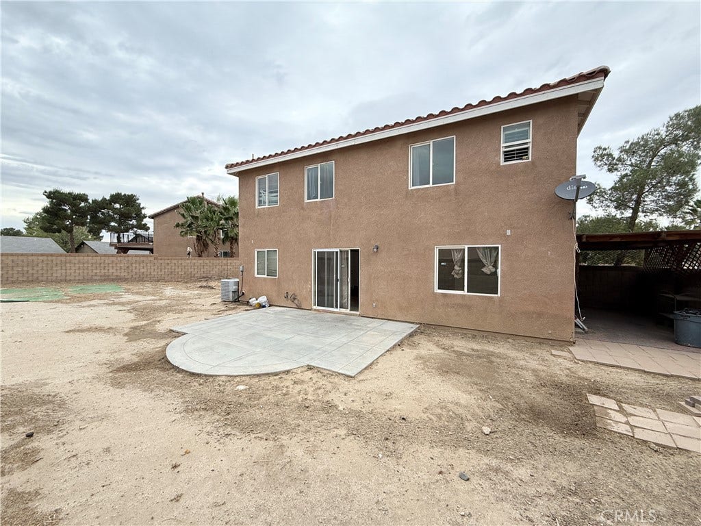 1752 E Ivesbrook, Lancaster, CA 93535
