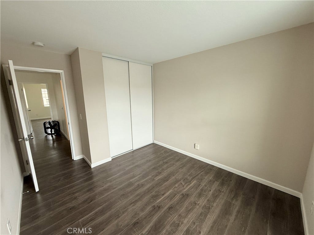 1752 E Ivesbrook, Lancaster, CA 93535