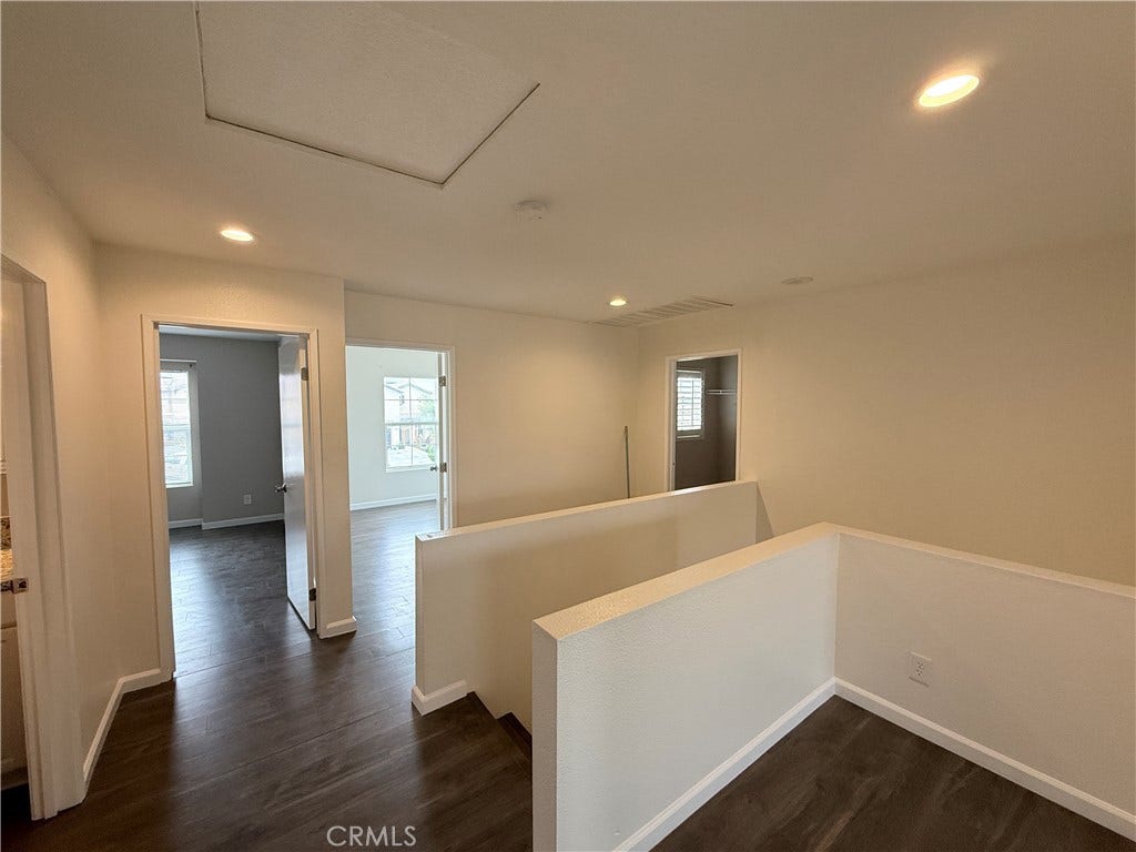 1752 E Ivesbrook, Lancaster, CA 93535