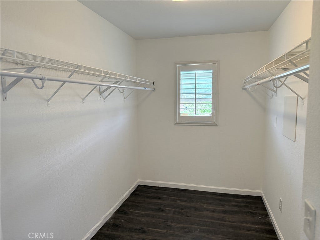 1752 E Ivesbrook, Lancaster, CA 93535