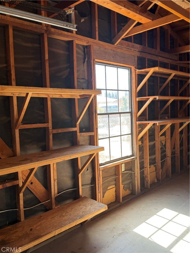6830 Summit Valley Road, Hesperia, CA 92345 6830 Summit Valley Road, Hesperia, CA 92345