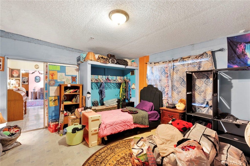16167 Chestnut, Hesperia, CA 92345 16167 Chestnut, Hesperia, CA 92345