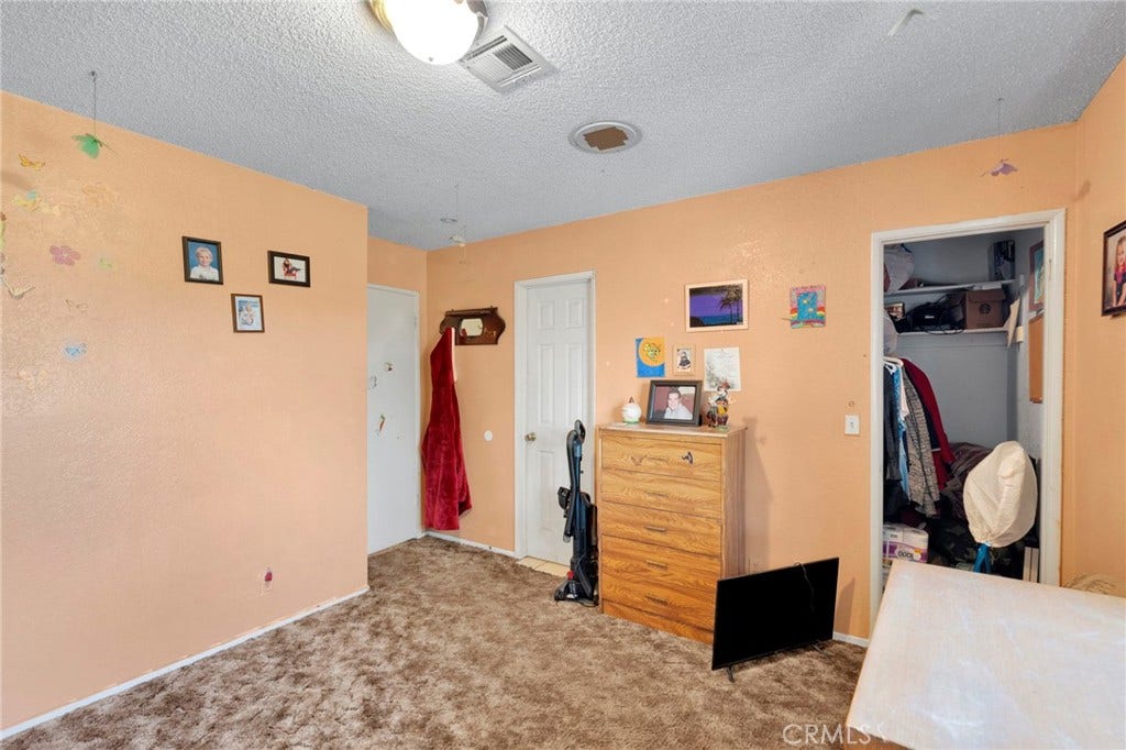 16167 Chestnut, Hesperia, CA 92345 16167 Chestnut, Hesperia, CA 92345