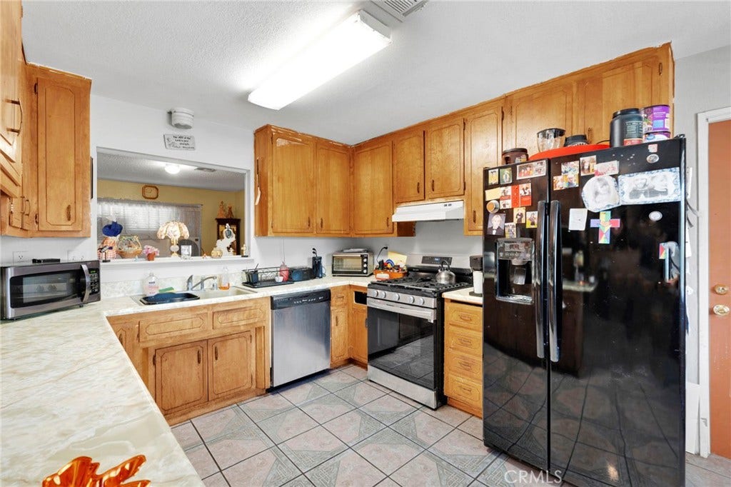 16167 Chestnut, Hesperia, CA 92345 16167 Chestnut, Hesperia, CA 92345