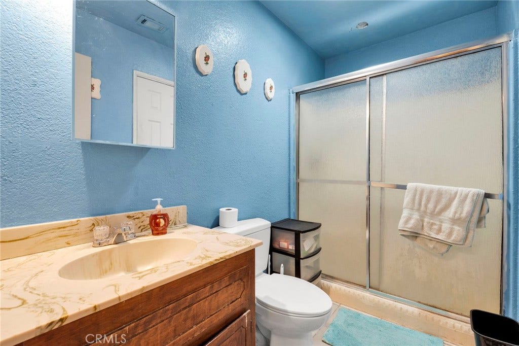16167 Chestnut, Hesperia, CA 92345 16167 Chestnut, Hesperia, CA 92345