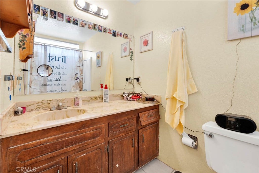 16167 Chestnut, Hesperia, CA 92345 16167 Chestnut, Hesperia, CA 92345