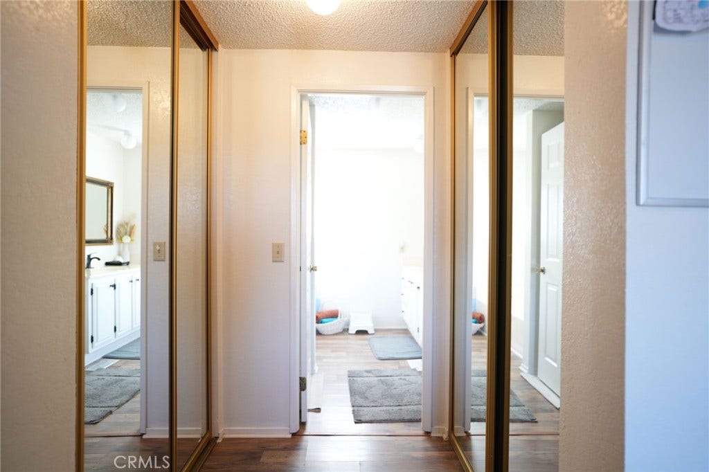 10960 Duxbury Road, Oak Hills, CA 92344