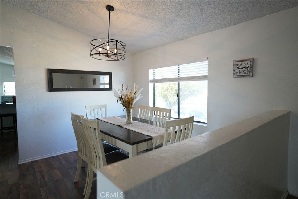 10960 Duxbury Road, Oak Hills, CA 92344