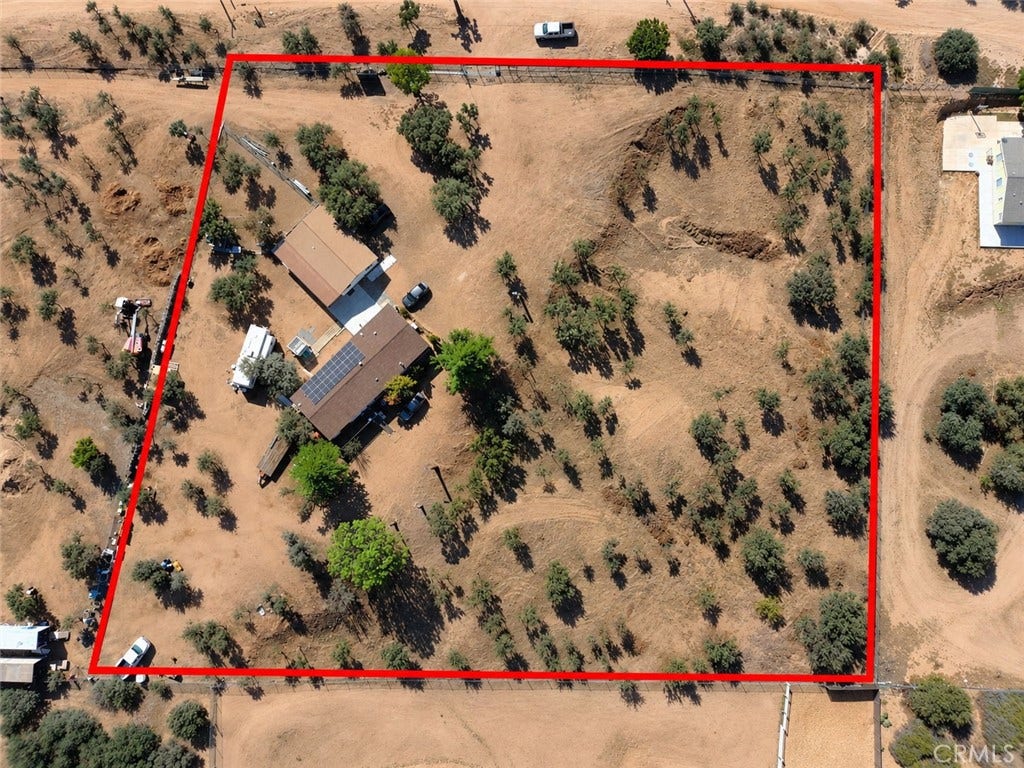 10960 Duxbury Road, Oak Hills, CA 92344