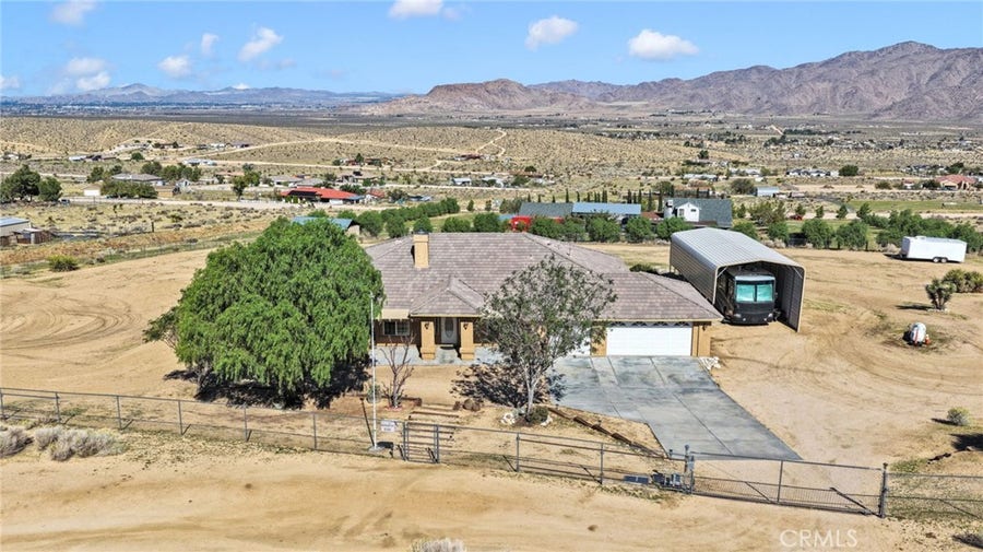 Property photo for 26030 Roundup Way, Apple Valley, CA