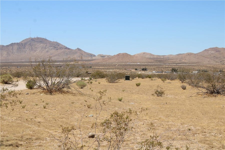 Property photo for 21480 Kimshew Street, Apple Valley, CA