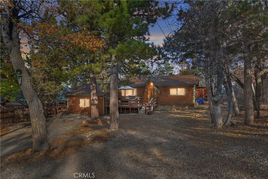 Property photo for 811 Leonard Lane, Sugarloaf, CA