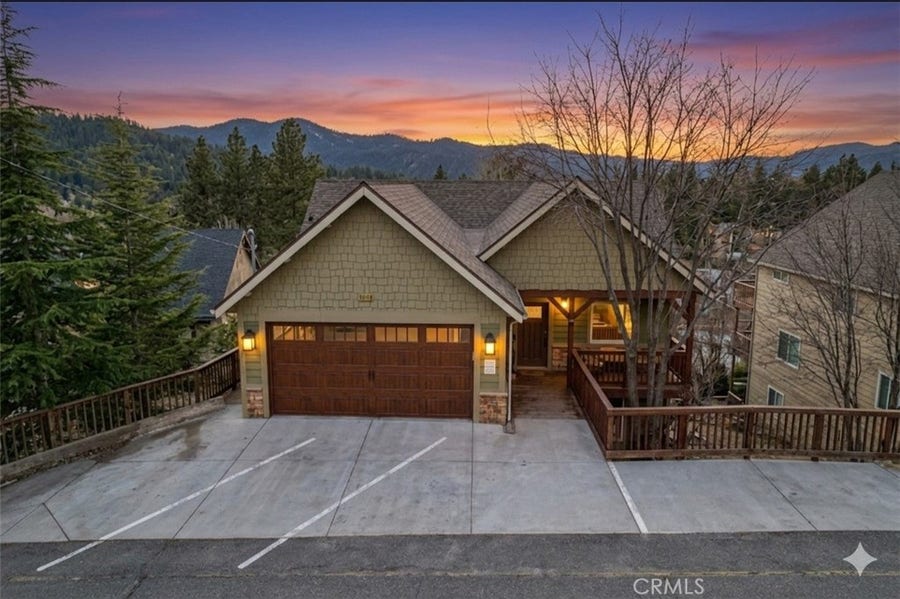 Property photo for 26845 Modoc Lane, Lake Arrowhead, CA