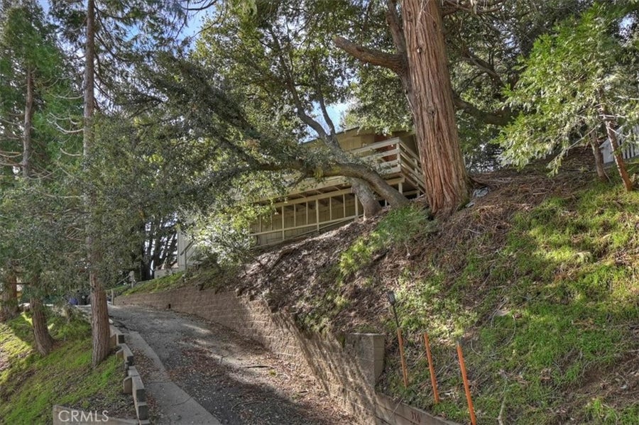 Property photo for 370 Weisshorn, Crestline, CA