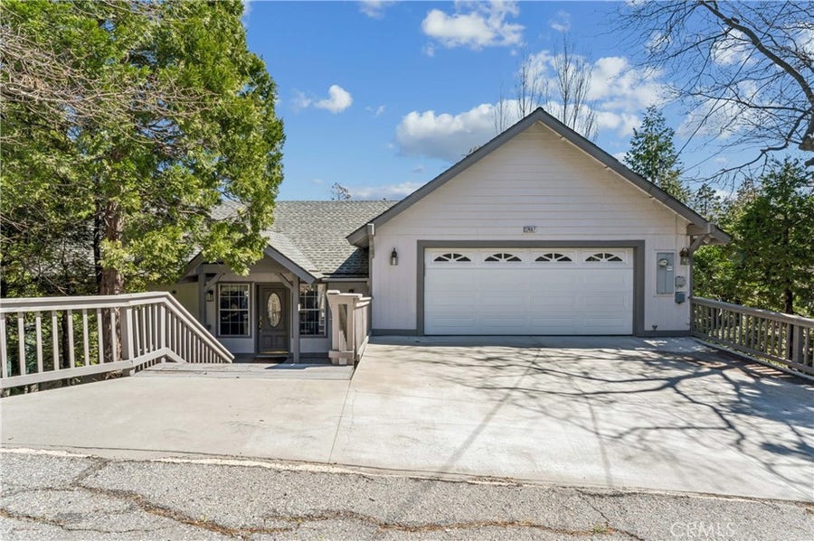 Property photo for 27487 North Bay, Lake Arrowhead, CA