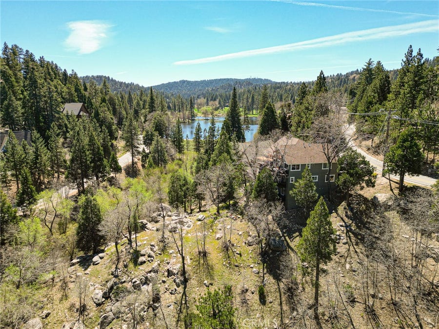Property photo for 813 Brentwood, Lake Arrowhead, CA