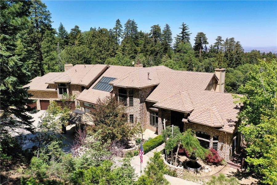 Property photo for 293 Fairway, Lake Arrowhead, CA