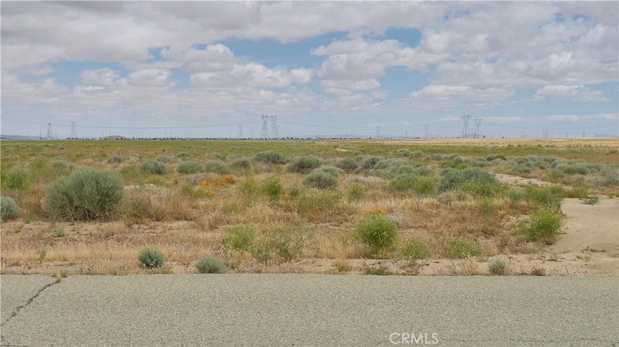 Property photo for 25 3258-021-025 - 150 W Avenue C-8, Lancaster, CA