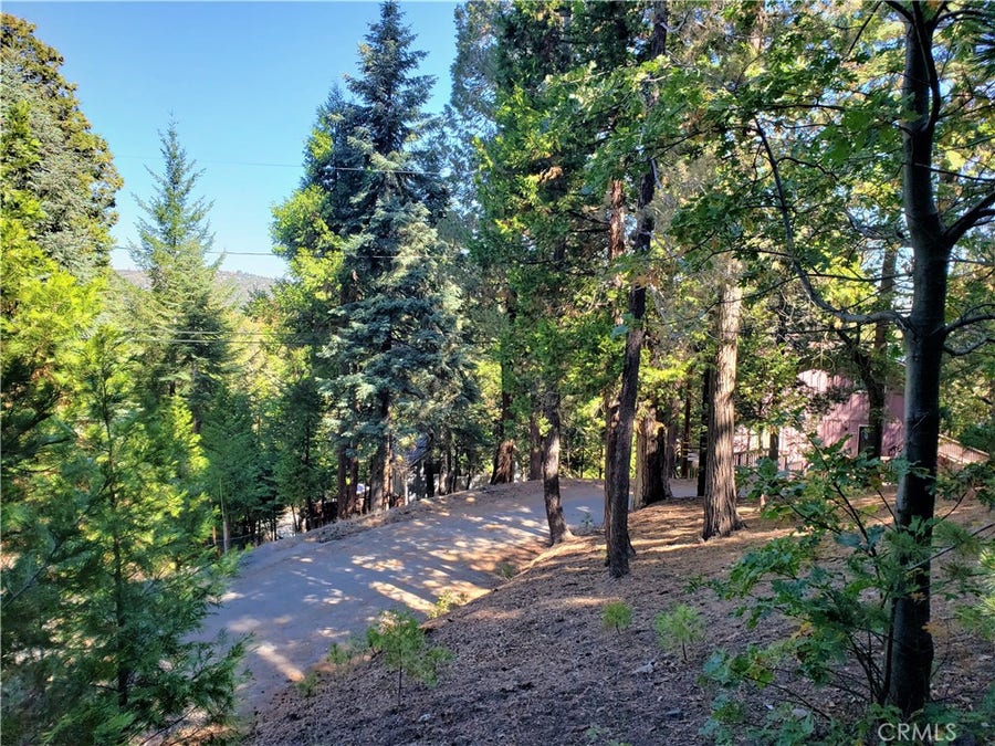 Property photo for 330 Castle Gate Road, Lake Arrowhead, CA