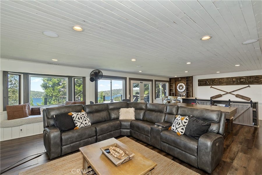 Property photo for 533 Sunderland Court, Lake Arrowhead, CA