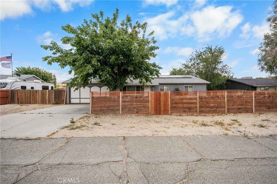 Property photo for 17152 Schollview Avenue, Palmdale, CA