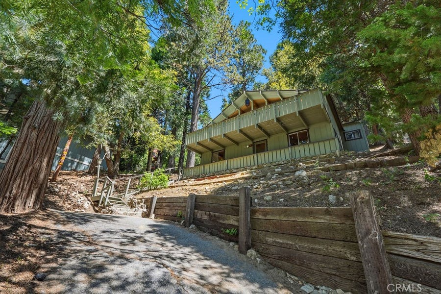 Property photo for 997 Berne, Crestline, CA