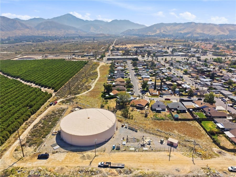 Property photo for 2016 SAN Bernardino Avenue, Mentone, CA