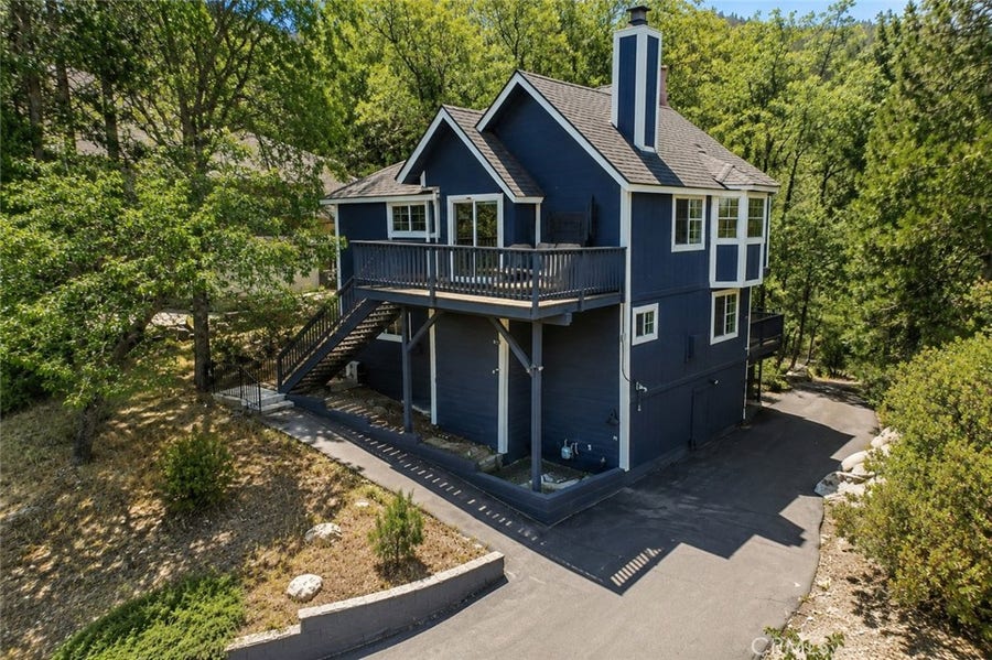 Property photo for 28833 Manitoba Drive, Lake Arrowhead, CA