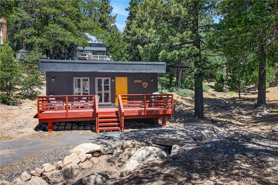 Property photo for 650 Dahlia, Green Valley Lake, CA
