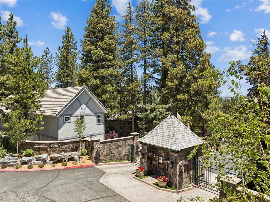 Property photo for 304 Lake Knoll Drive, Lake Arrowhead, CA