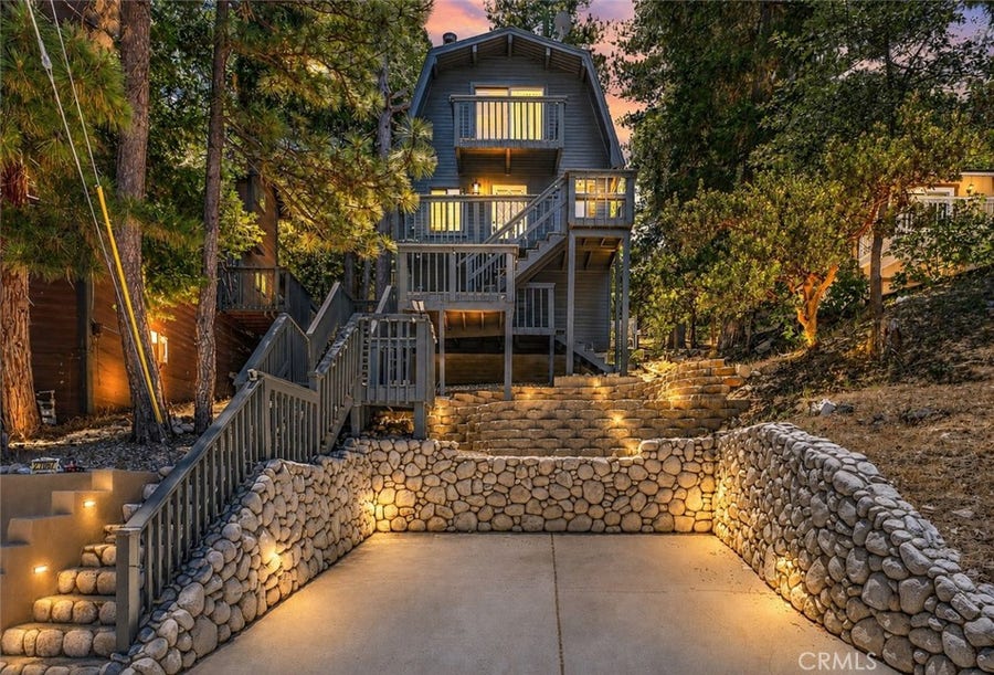 Property photo for 27067 Overlook Lane, Lake Arrowhead, CA