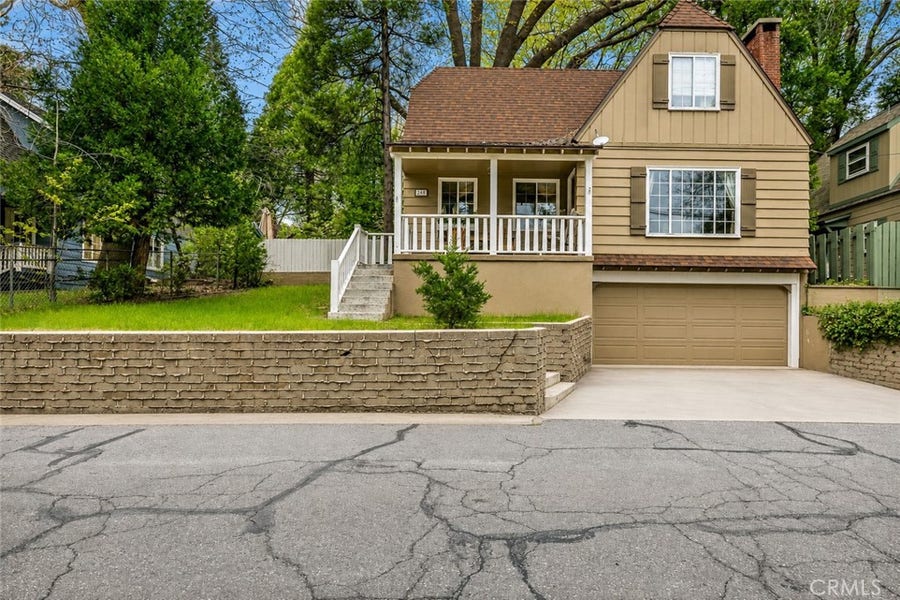 Property photo for 248 Oak, Lake Arrowhead, CA