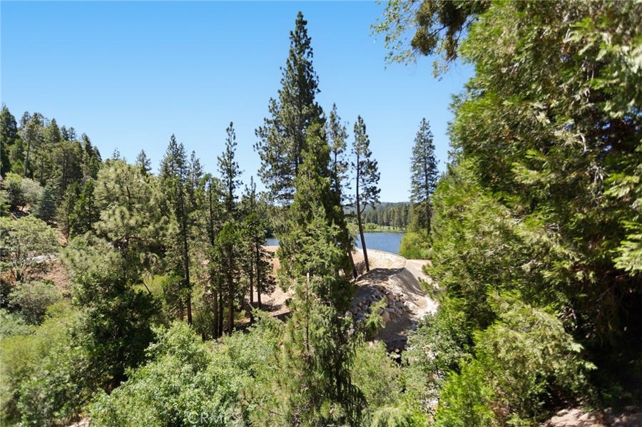 Property photo for 801 Brentwood, Lake Arrowhead, CA