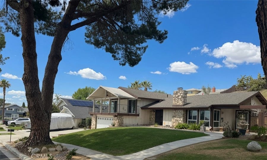 Property photo for 1483 Greenbriar Avenue, Corona, CA