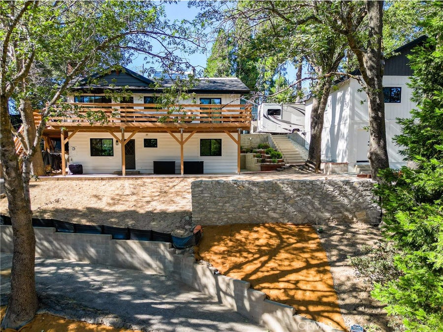 Property photo for 374 Dunant, Crestline, CA