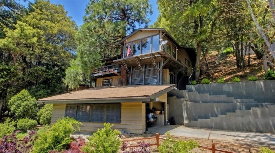 Property photo for 468 Zermatt, Crestline, CA