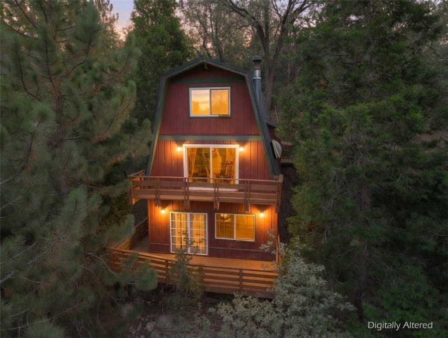 Property photo for 28673 Manitoba, Lake Arrowhead, CA