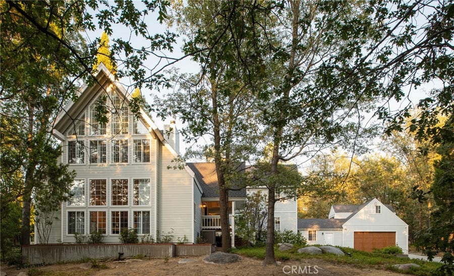 Property photo for 869 Shelter Cove Spur, Lake Arrowhead, CA