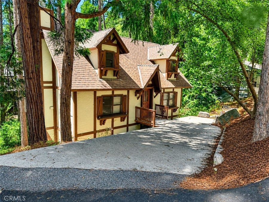 Property photo for 922 Balfrin, Crestline, CA