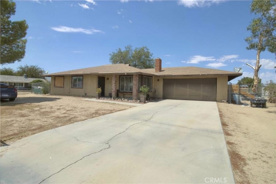 Property photo for 16605 Valeport Avenue, Lancaster, CA