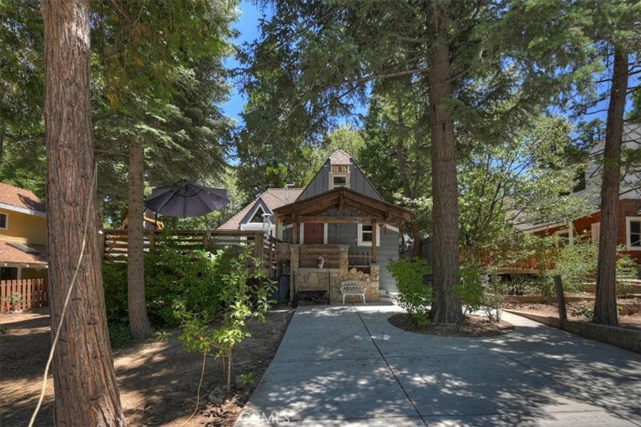 Property photo for 311 Hemlock, Lake Arrowhead, CA