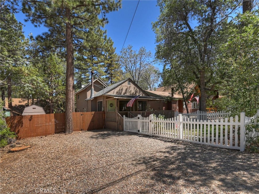 Property photo for 327 Wabash, Sugarloaf, CA