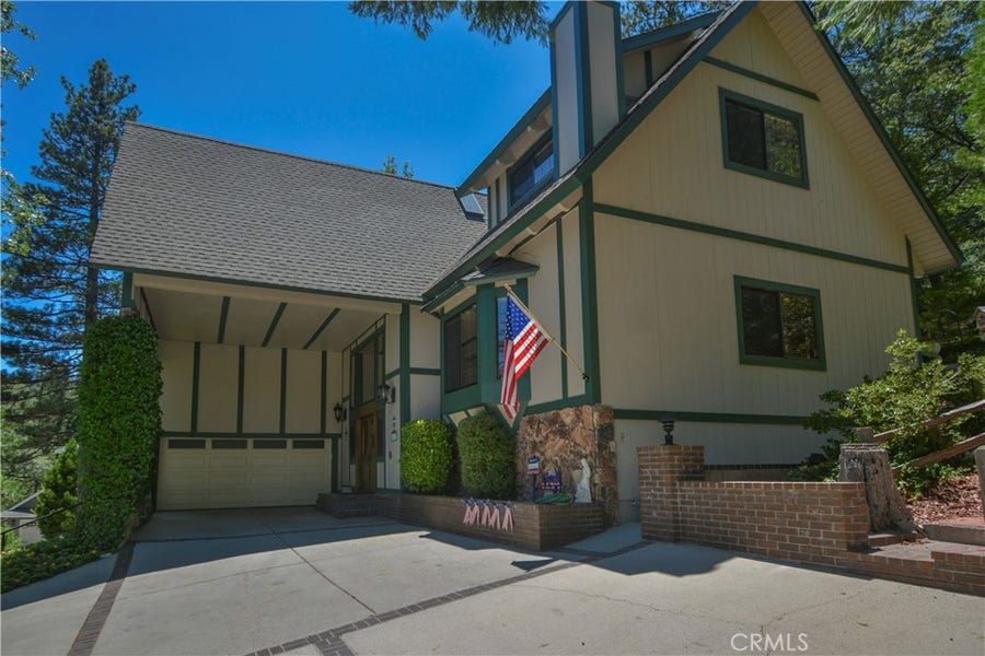 Property photo for 26472 Hillcrest, Lake Arrowhead, CA