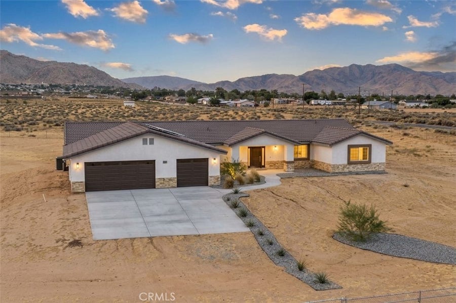 Property photo for 16925 Nanticoke Rd, Apple Valley, CA