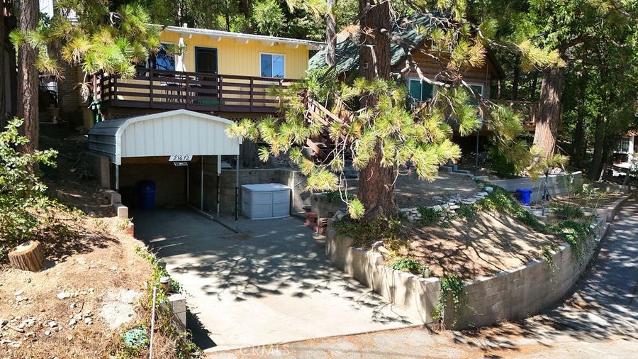 Property photo for 23672 Rocky Dell, Crestline, CA