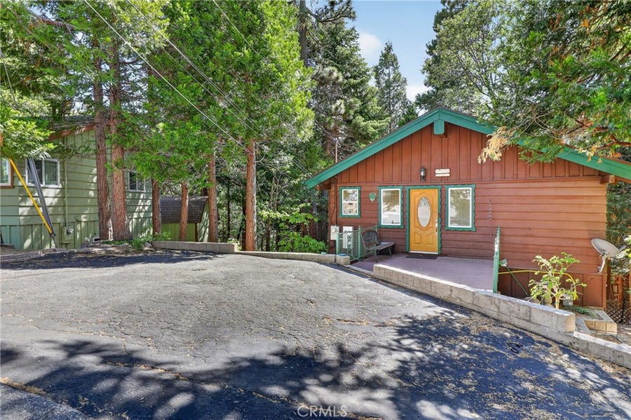 Property photo for 1147 Jungfrau Drive, Crestline, CA