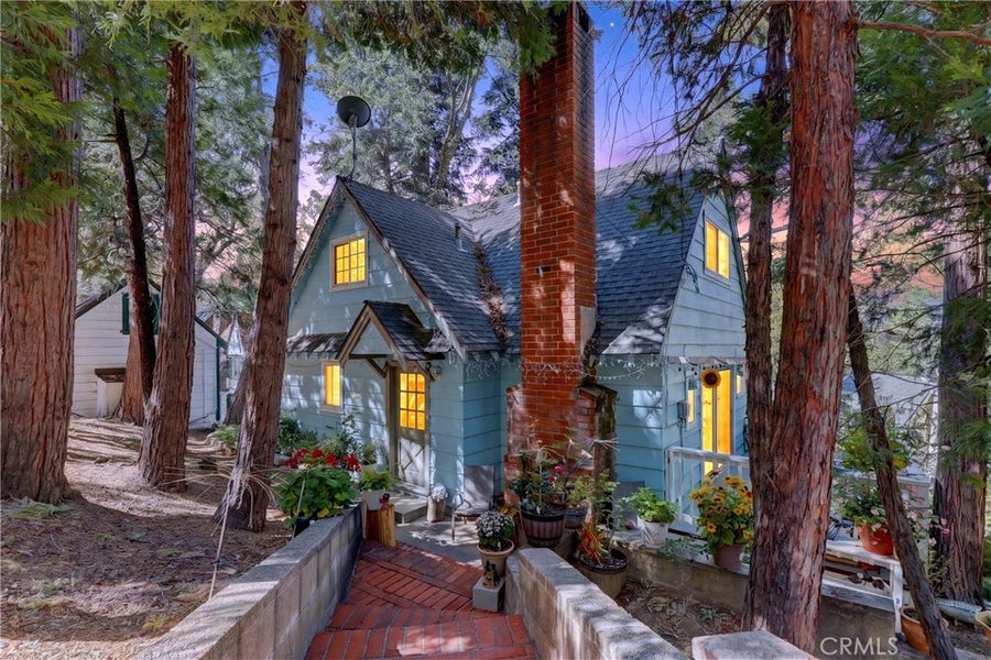 Property photo for 208 Heliotrope, Lake Arrowhead, CA