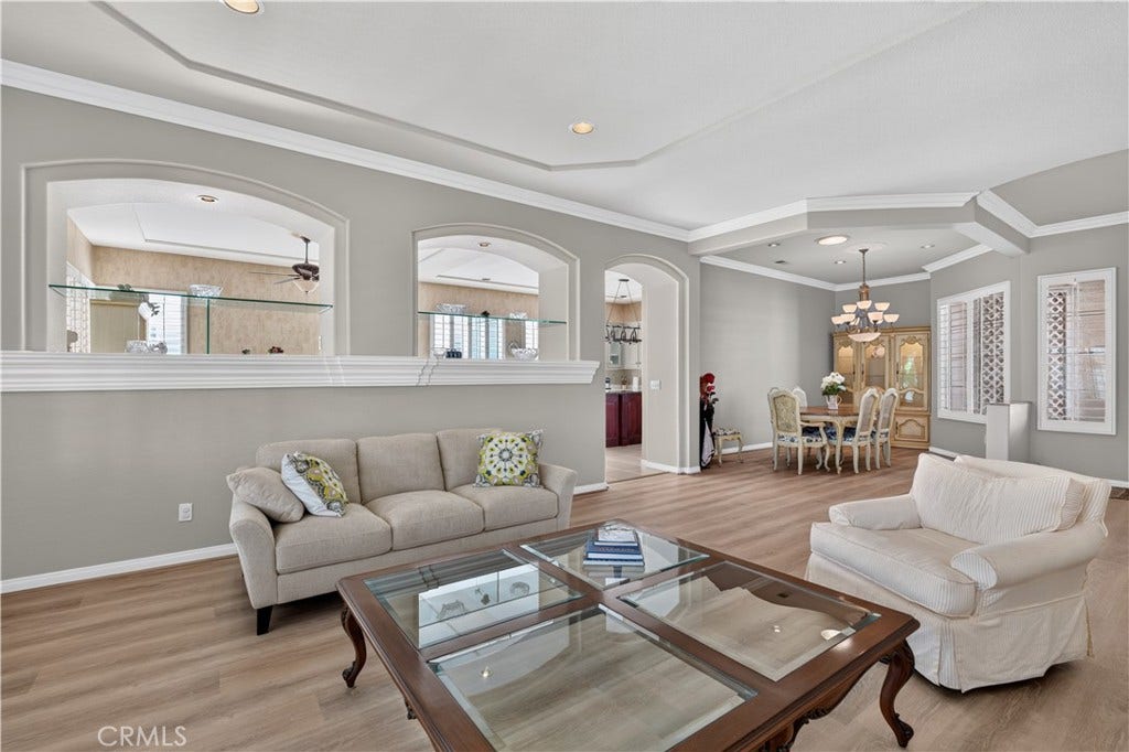 4979 Singing Hills, Banning, CA 92220 LIVING ROOM
